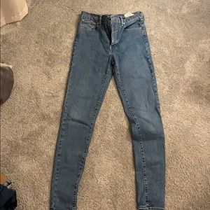 Levi’s- Mile High Super Skinny